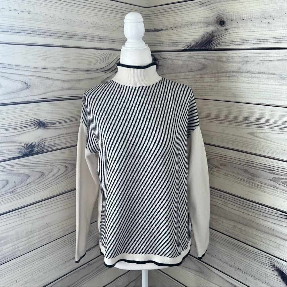 Apt 9 Off White & Black Striped Sweater